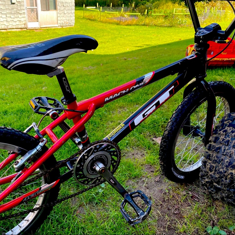 Top of the line GT Mach One, Red, Black & Chrome, 3 piece crank, ready to fly